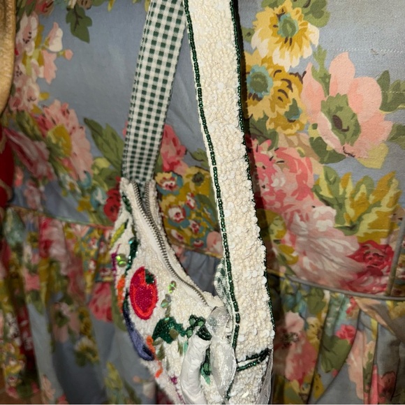 Beaded Vegetable Embroidery Shoulder Bag in White - made in India! - Picture 3 of 6